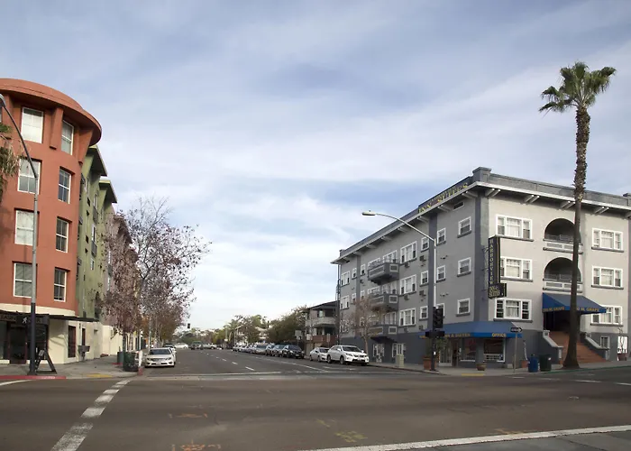 Harborview Inn & Suites-Convention Center-Airport-Gaslamp-Seaworld-Zoo-Balboa Park San Diego